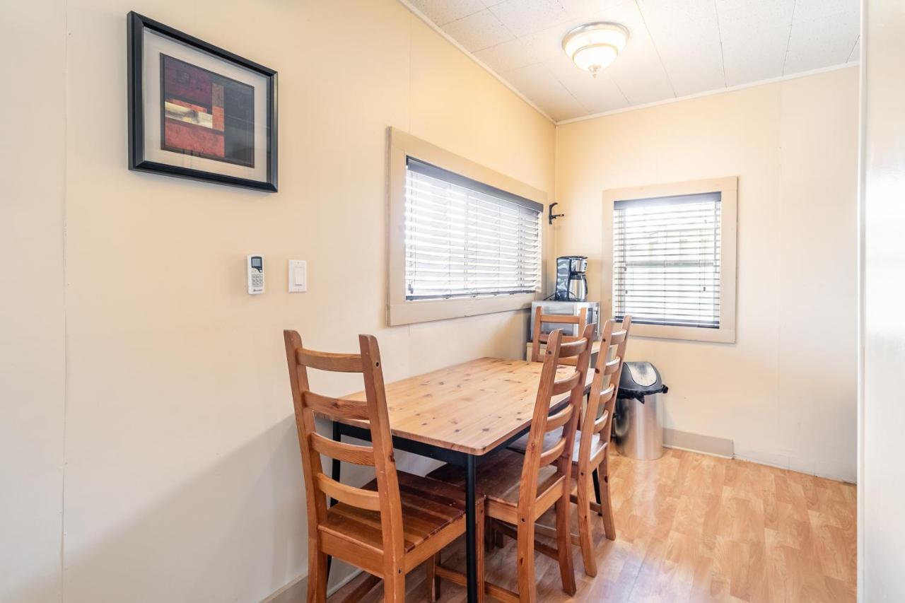 Bayside Cottage Rentals Port Rowan Bagian luar foto